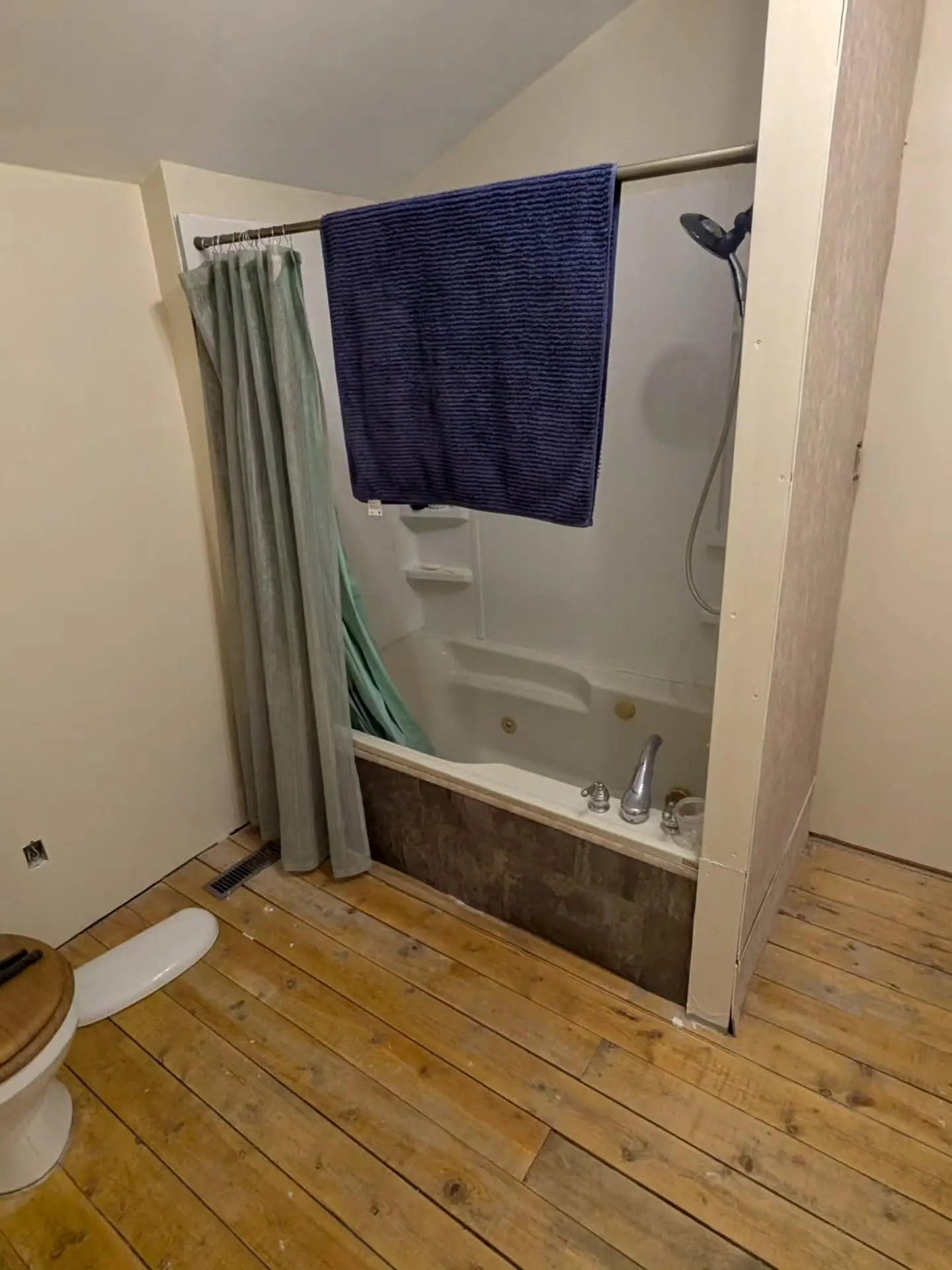 Tub surround and new floor