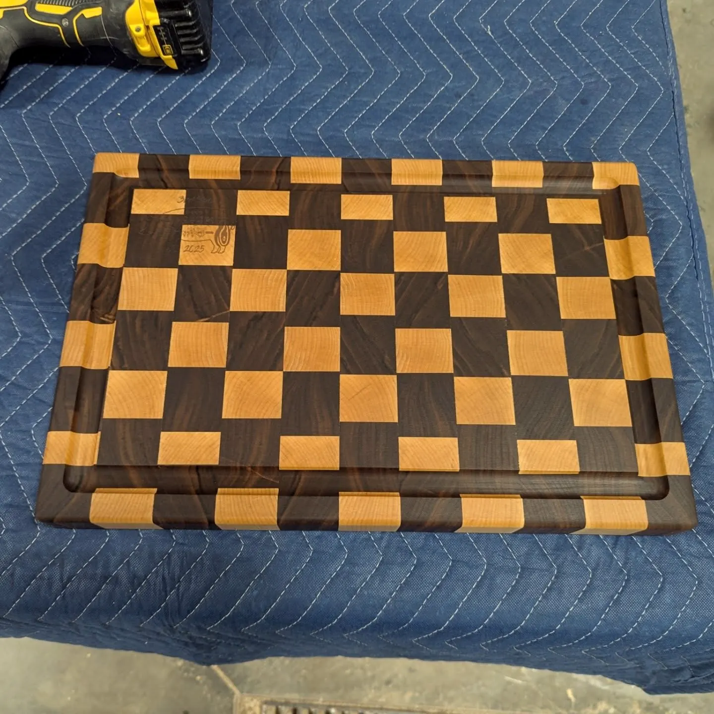 End-grain checkerboard cutting board